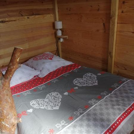 Patrice Et Chrstel Cabane En Bois Chatuzange-le-Goubet Exterior foto